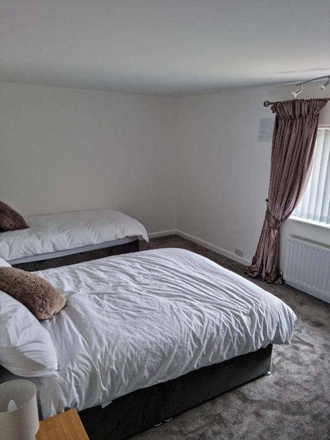 3 Bedroom House-Ellesmere Port Exterior photo
