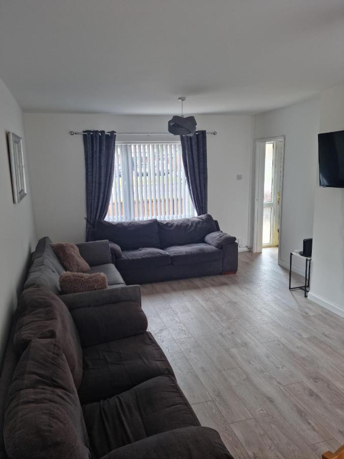 3 Bedroom House-Ellesmere Port Exterior photo